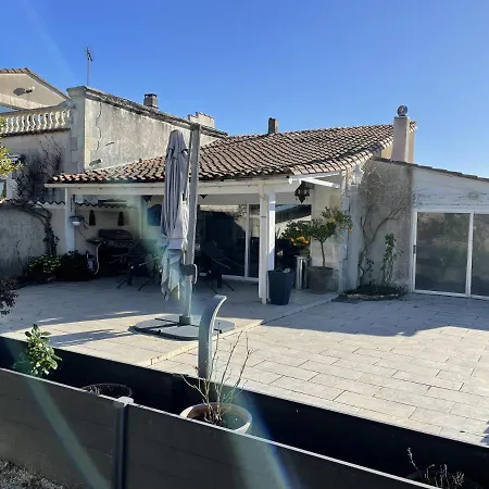 Le Logis D'antigny Bed & Breakfast 3*
