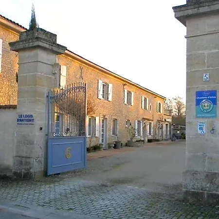 Le Logis D'antigny Bed & Breakfast Val-du-Mignon