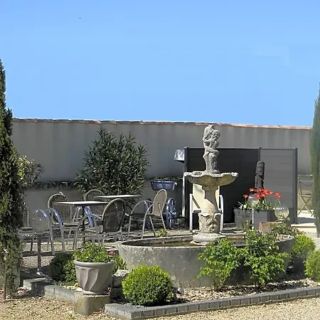 Le Logis D'antigny Bed & Breakfast 3*