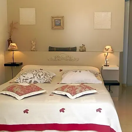 Bed & Breakfast Le Logis D'antigny 3*