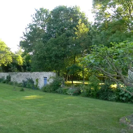 Le Logis D'antigny Bed & Breakfast